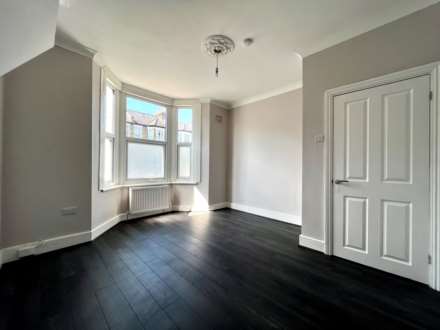 2 Bedroom Flat, Murchison Road, Leyton, E10 6LY