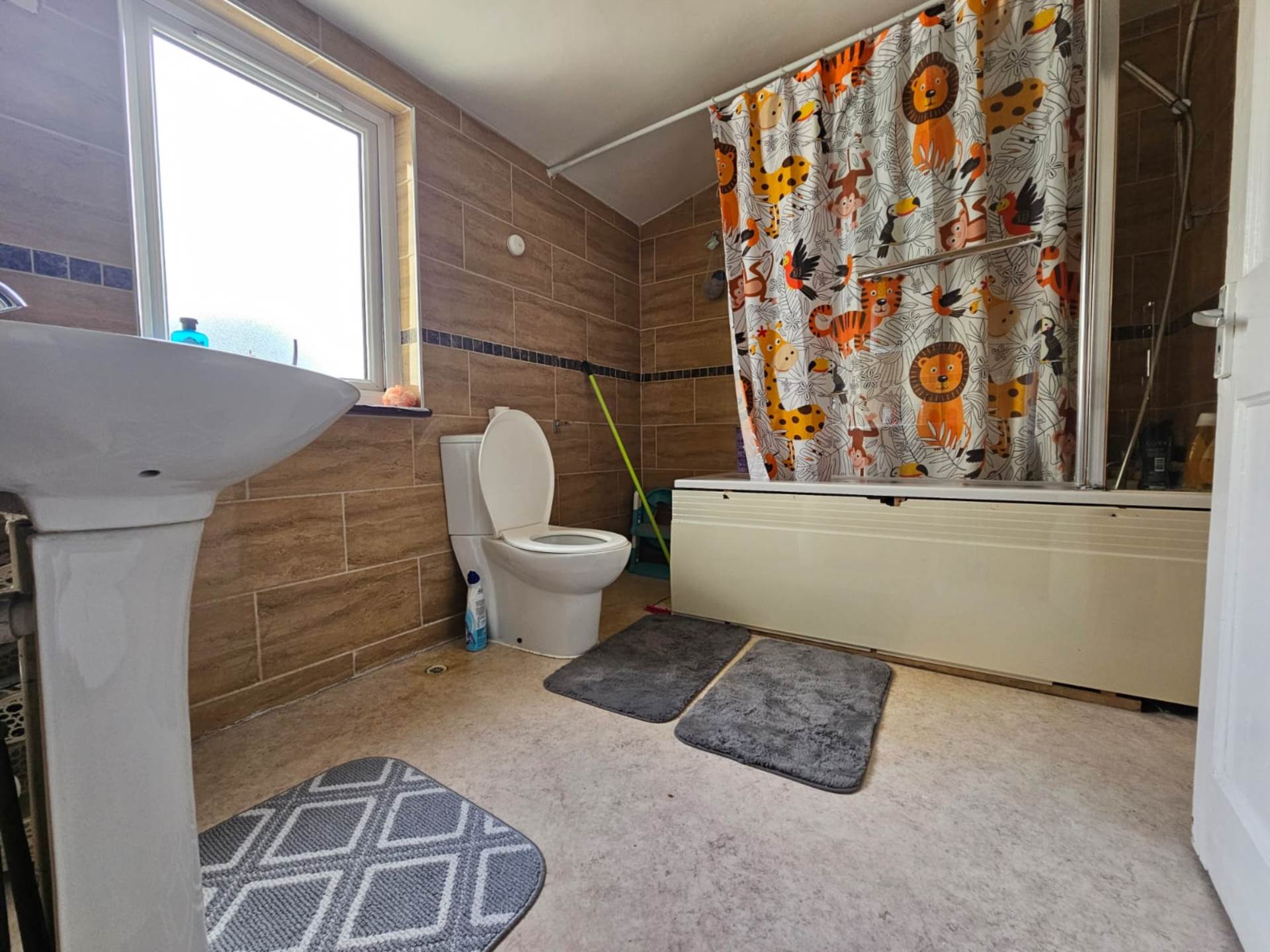 Fourth Avenue, London, E12 6DR, Image 10