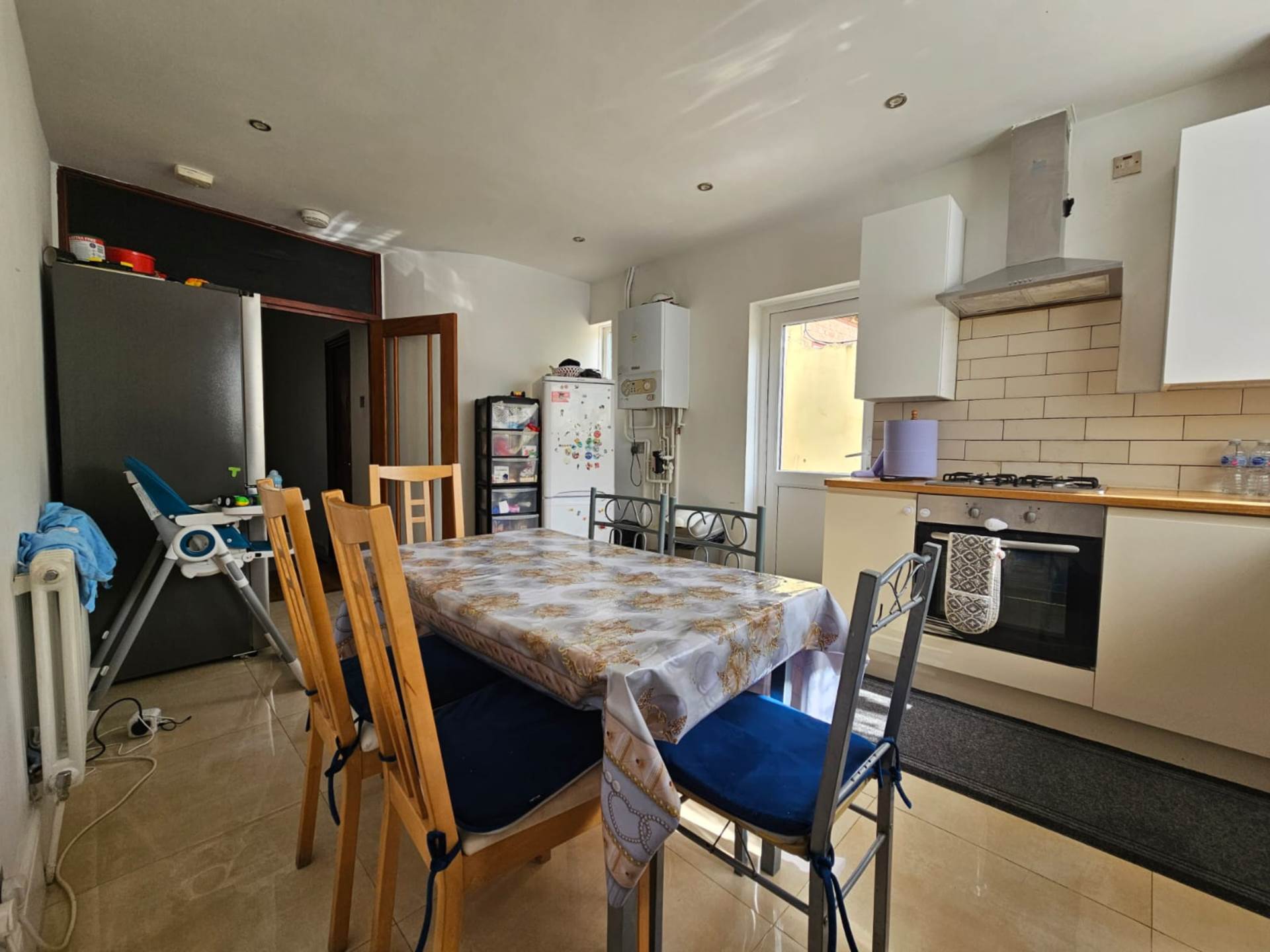 Fourth Avenue, London, E12 6DR, Image 3