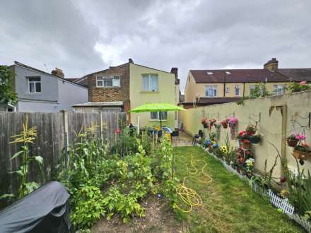 Fourth Avenue, London, E12 6DR, Image 11