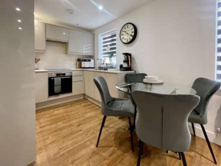 1 Bedroom Flat, Mandeville Court, Chingford, E4
