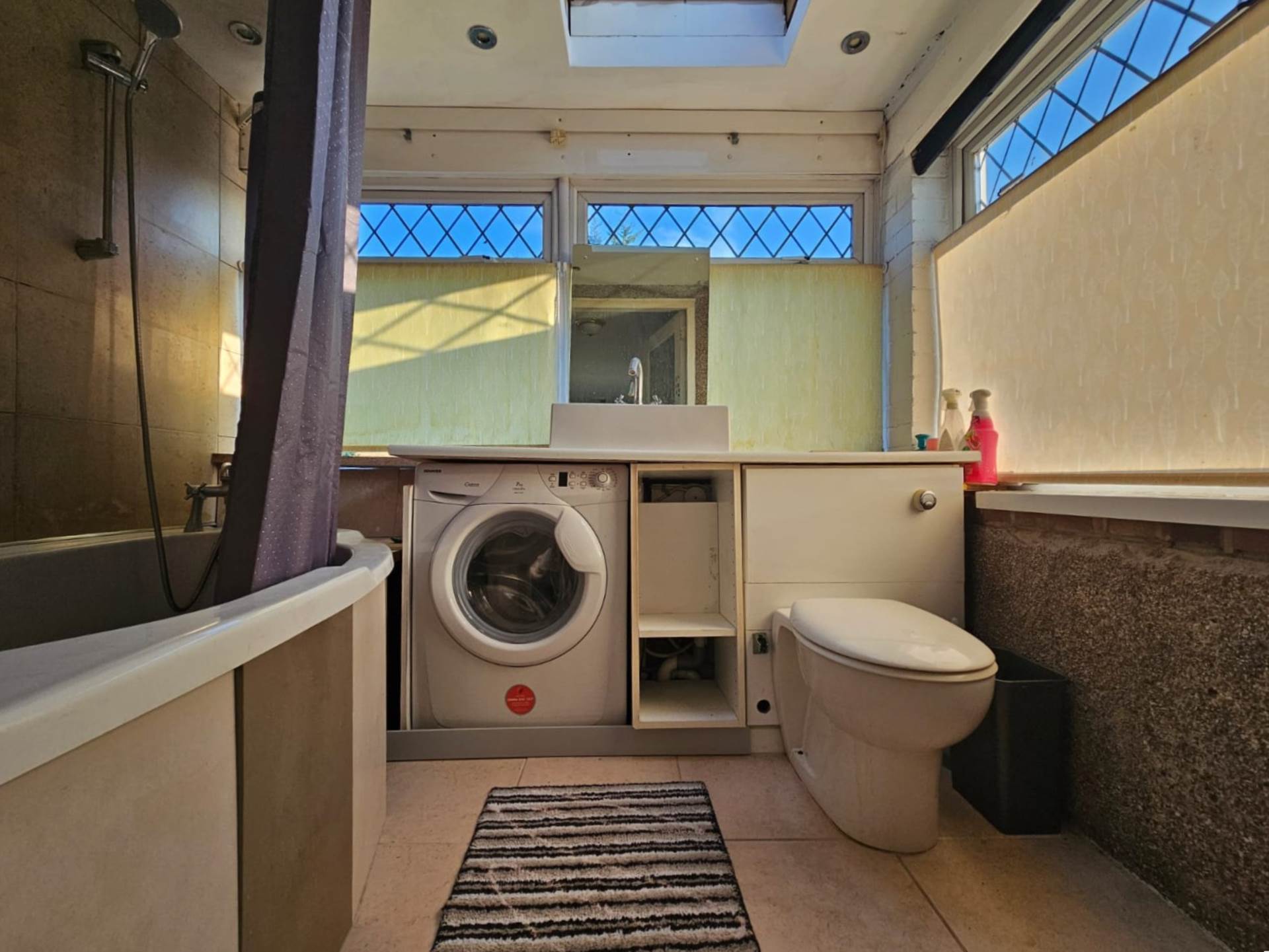 Worcester Gardens, Ilford, IG1 3NP, Image 16