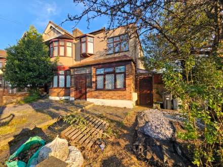 4 Bedroom Terrace, Worcester Gardens, Ilford, IG1 3NP