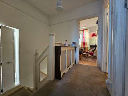 Worcester Gardens, Ilford, IG1 3NP, Image 10