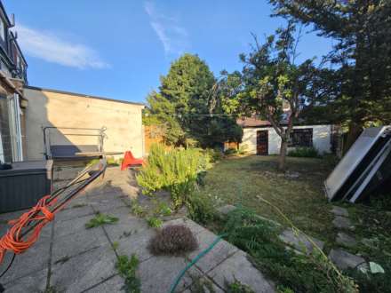 Worcester Gardens, Ilford, IG1 3NP, Image 19