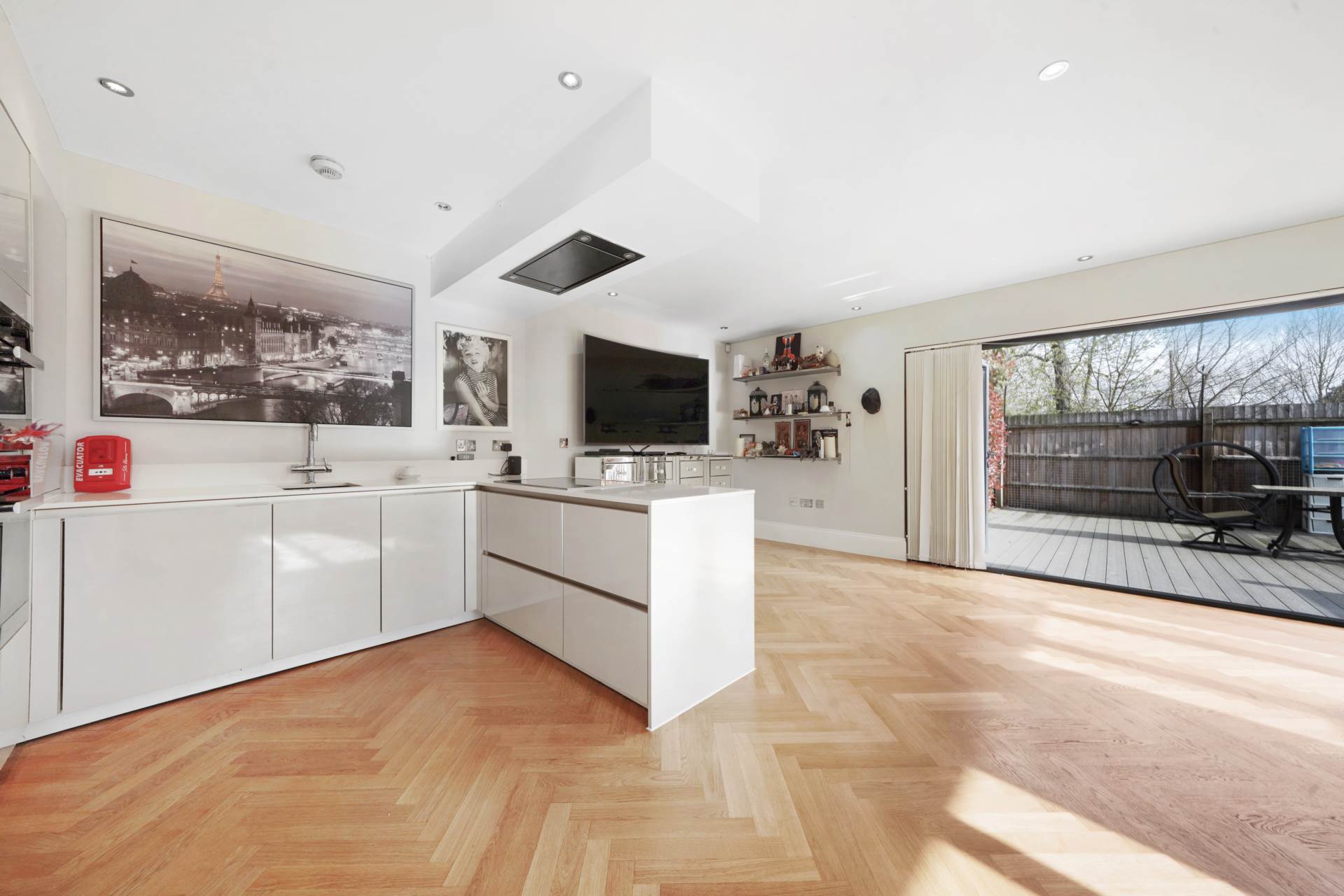 Lingmere Close, Chigwell Row, IG7, Image 3