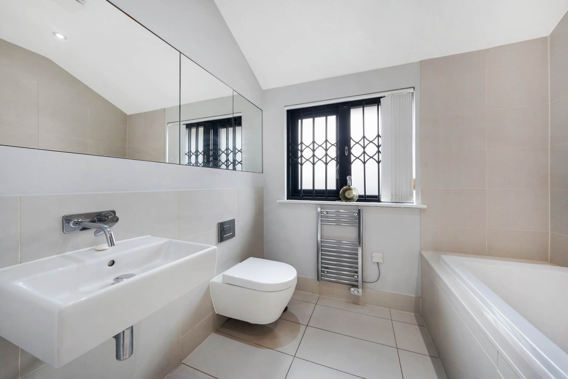Lingmere Close, Chigwell Row, IG7, Image 8
