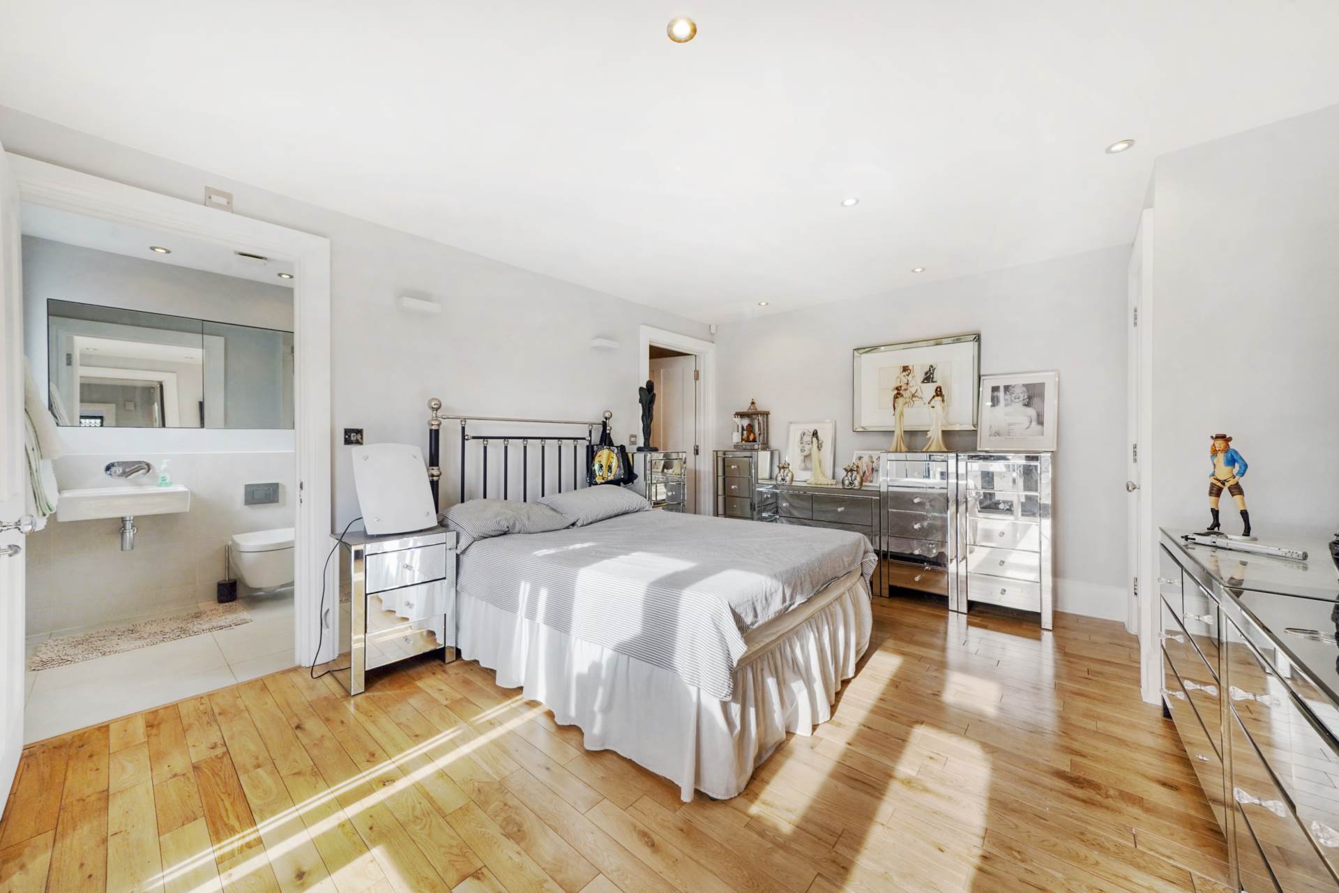 Lingmere Close, Chigwell Row, IG7, Image 9