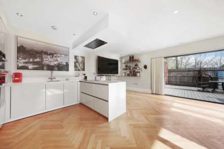 Lingmere Close, Chigwell Row, IG7, Image 3