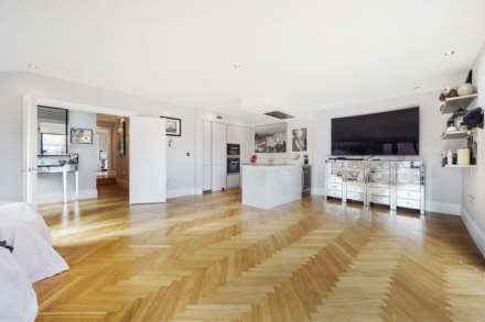 Lingmere Close, Chigwell Row, IG7, Image 4