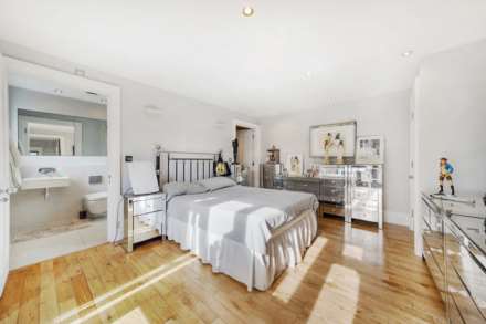 Lingmere Close, Chigwell Row, IG7, Image 9