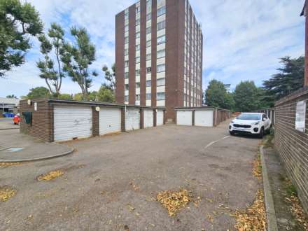 Tenbury Close, Forest Gate, E7, Image 10