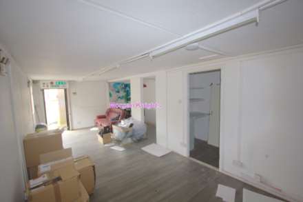Barking Road, Plaistow, E13, Image 15