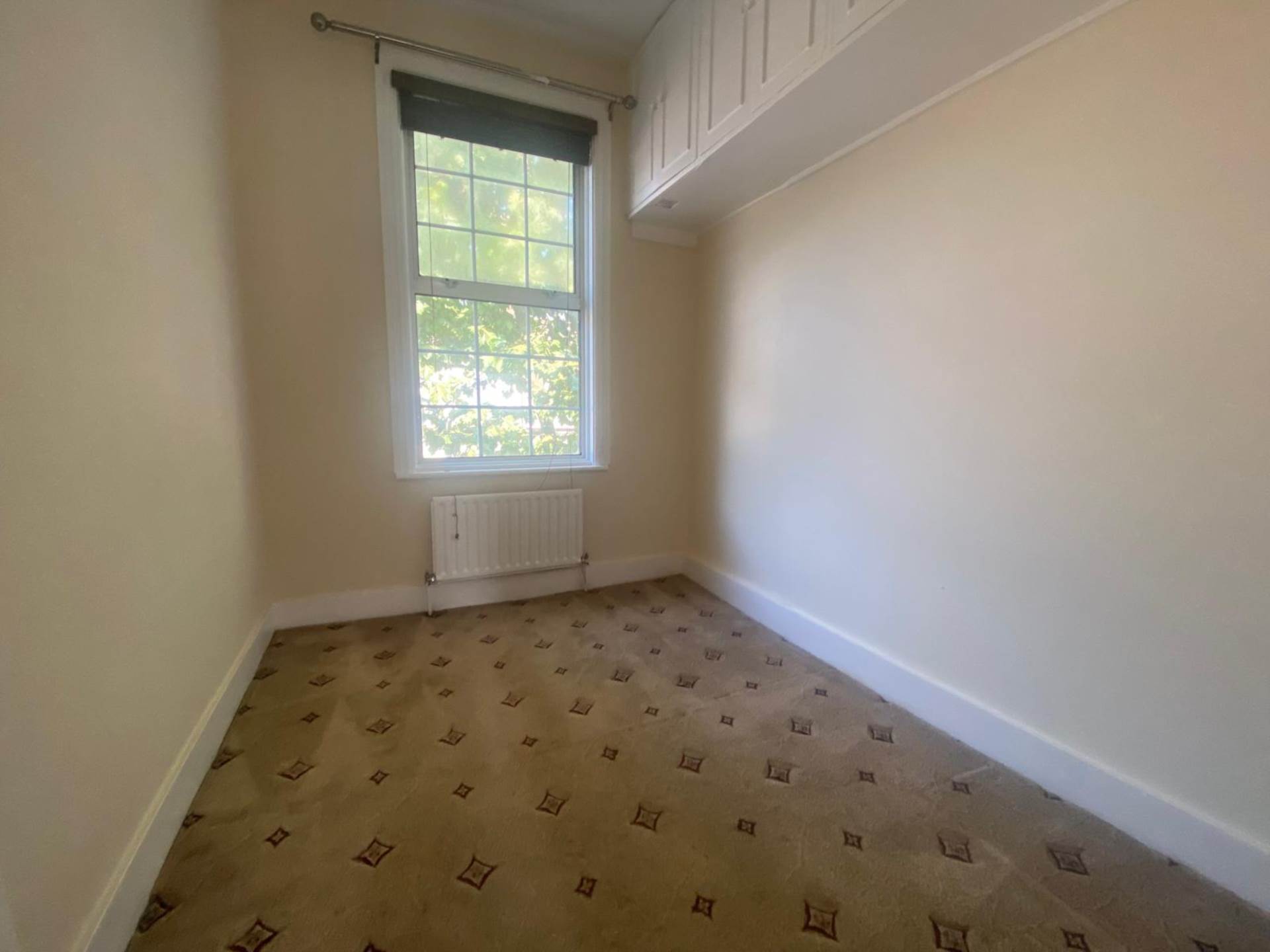 Coleridge Avenue, London, E12, Image 4