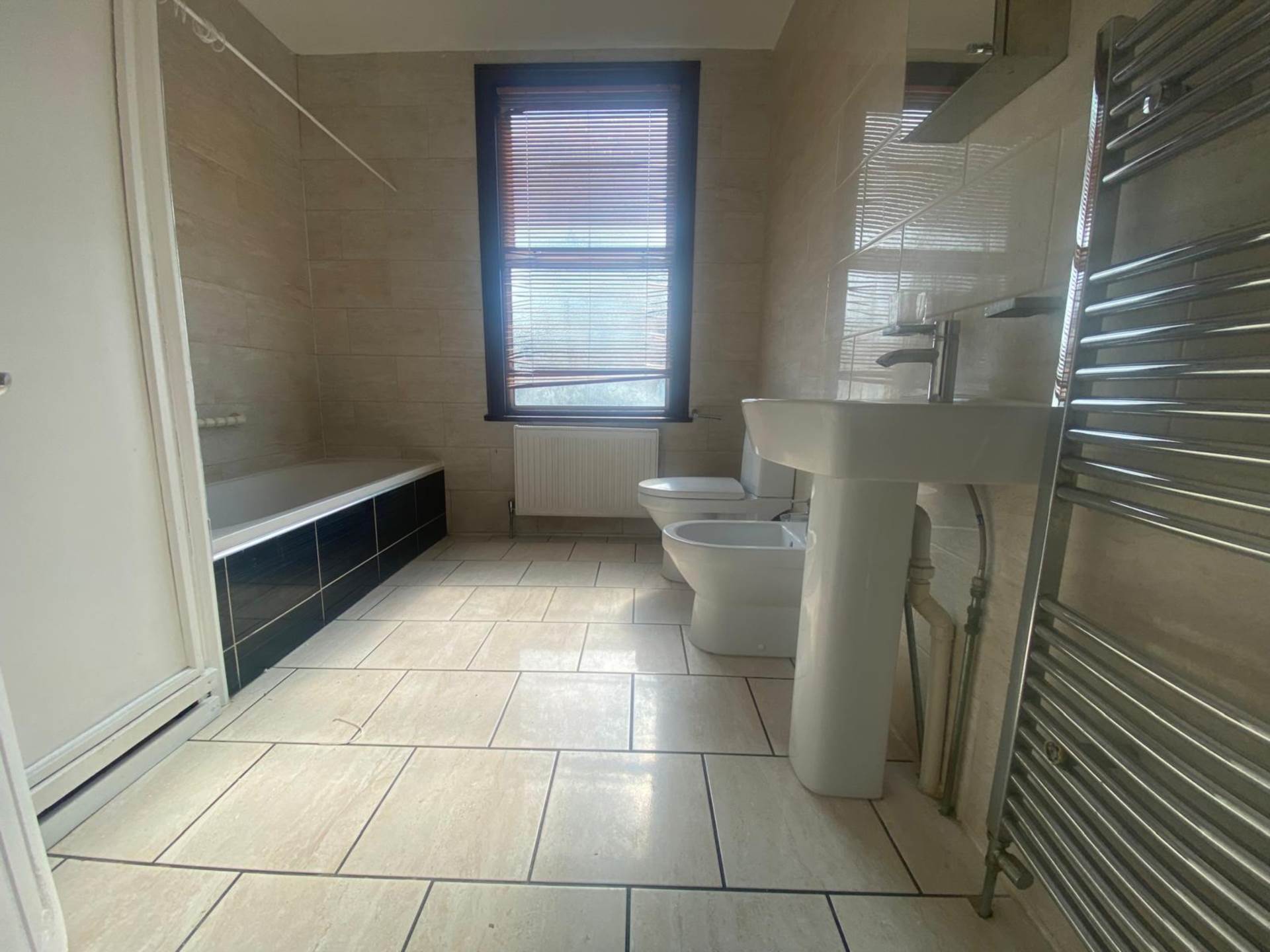 Coleridge Avenue, London, E12, Image 5