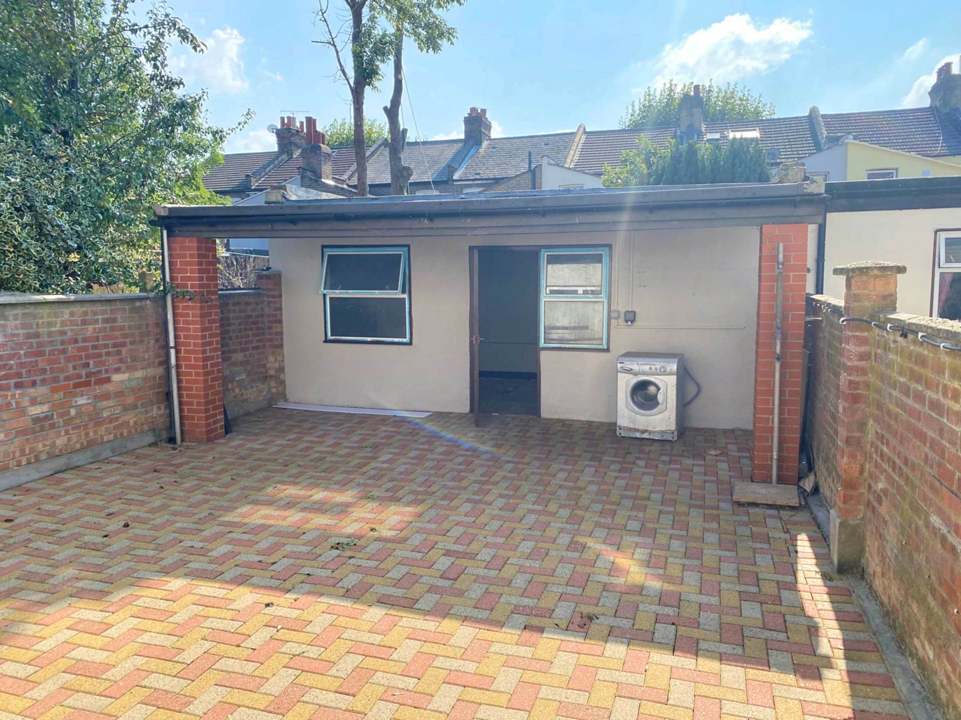 Coleridge Avenue, London, E12, Image 9