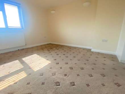 Coleridge Avenue, London, E12, Image 8