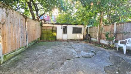 Leamington Garden, Seven Kings, IG3, Image 13
