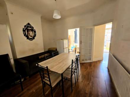 3 Bedroom Terrace, Henley Road, Ilford, IG1