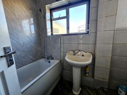 Henley Road, Ilford, IG1, Image 4