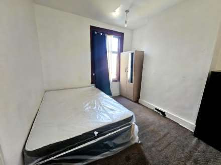 Henley Road, Ilford, IG1, Image 5