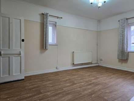 Burnside Road, Barking & Dagenham, RM8 1XD, Image 2