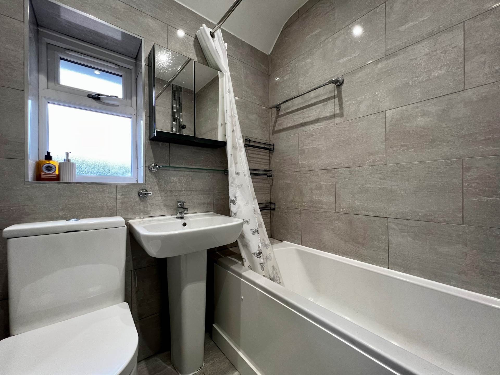 Goresbrook Road, Dagenham, RM9, Image 7