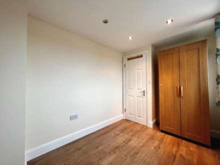 Goresbrook Road, Dagenham, RM9, Image 10