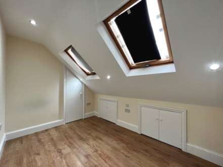 Goresbrook Road, Dagenham, RM9, Image 8