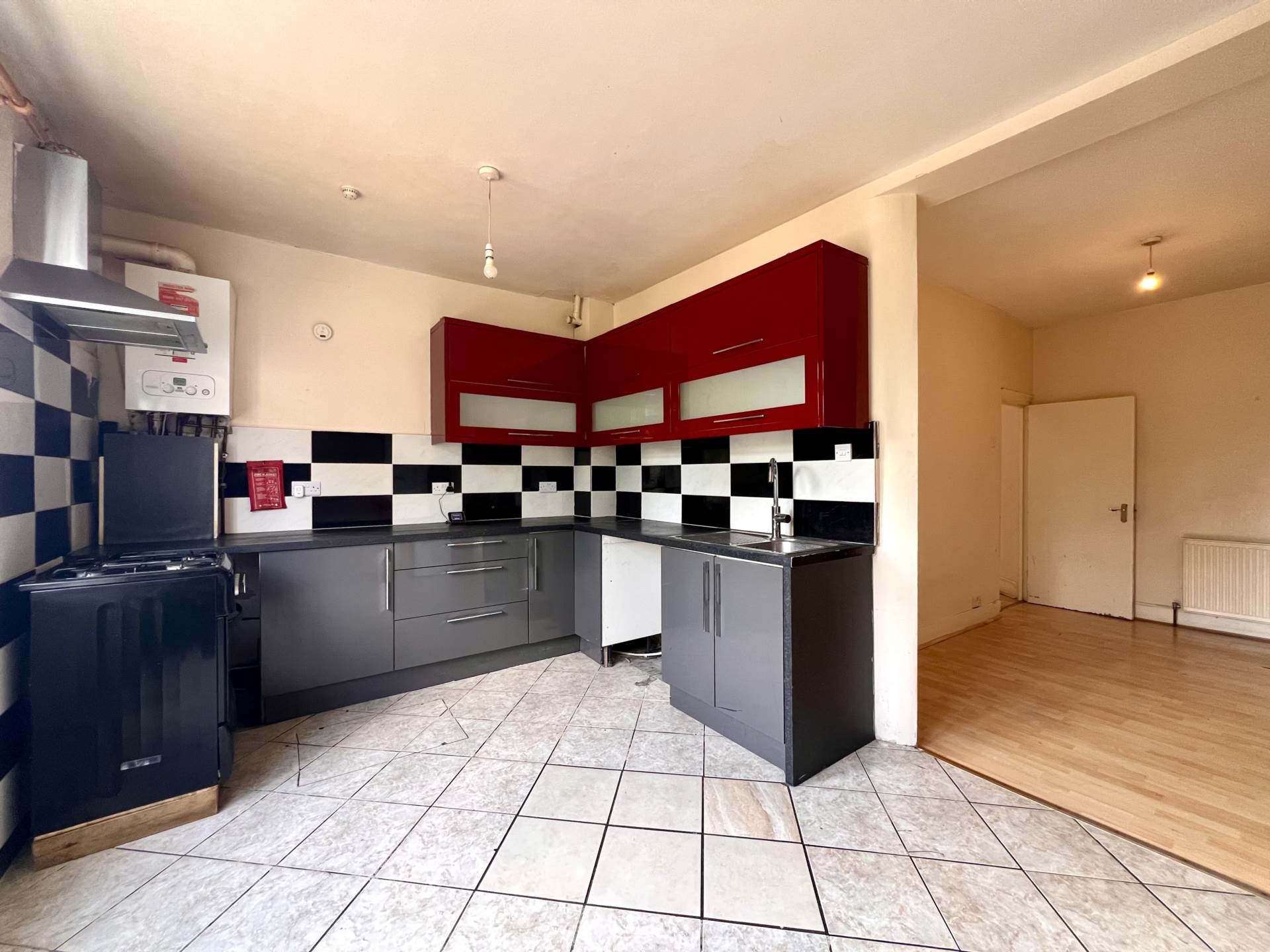 Shakespeare Crescent, London, E12 6LL, Image 4