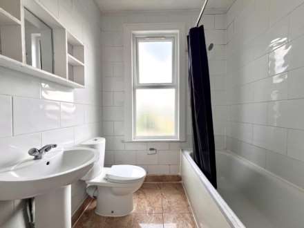 Shakespeare Crescent, London, E12 6LL, Image 12