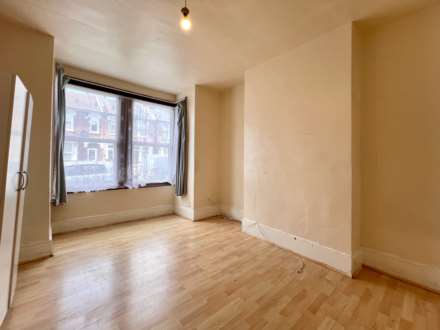 Shakespeare Crescent, London, E12 6LL, Image 2