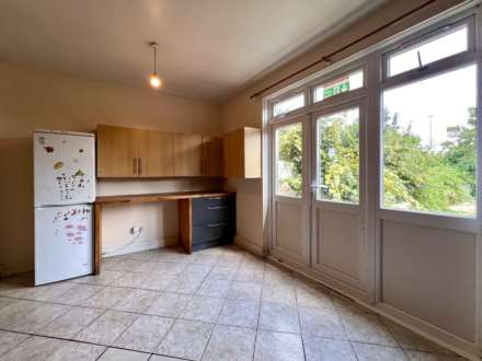 Shakespeare Crescent, London, E12 6LL, Image 5
