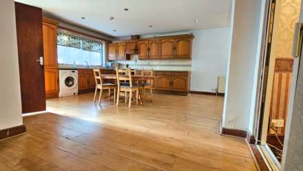 3 Bedroom Terrace, Leamington Garden, Seven Kings, IG3