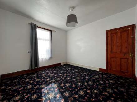 Leamington Garden, Seven Kings, IG3 9NA, Image 9