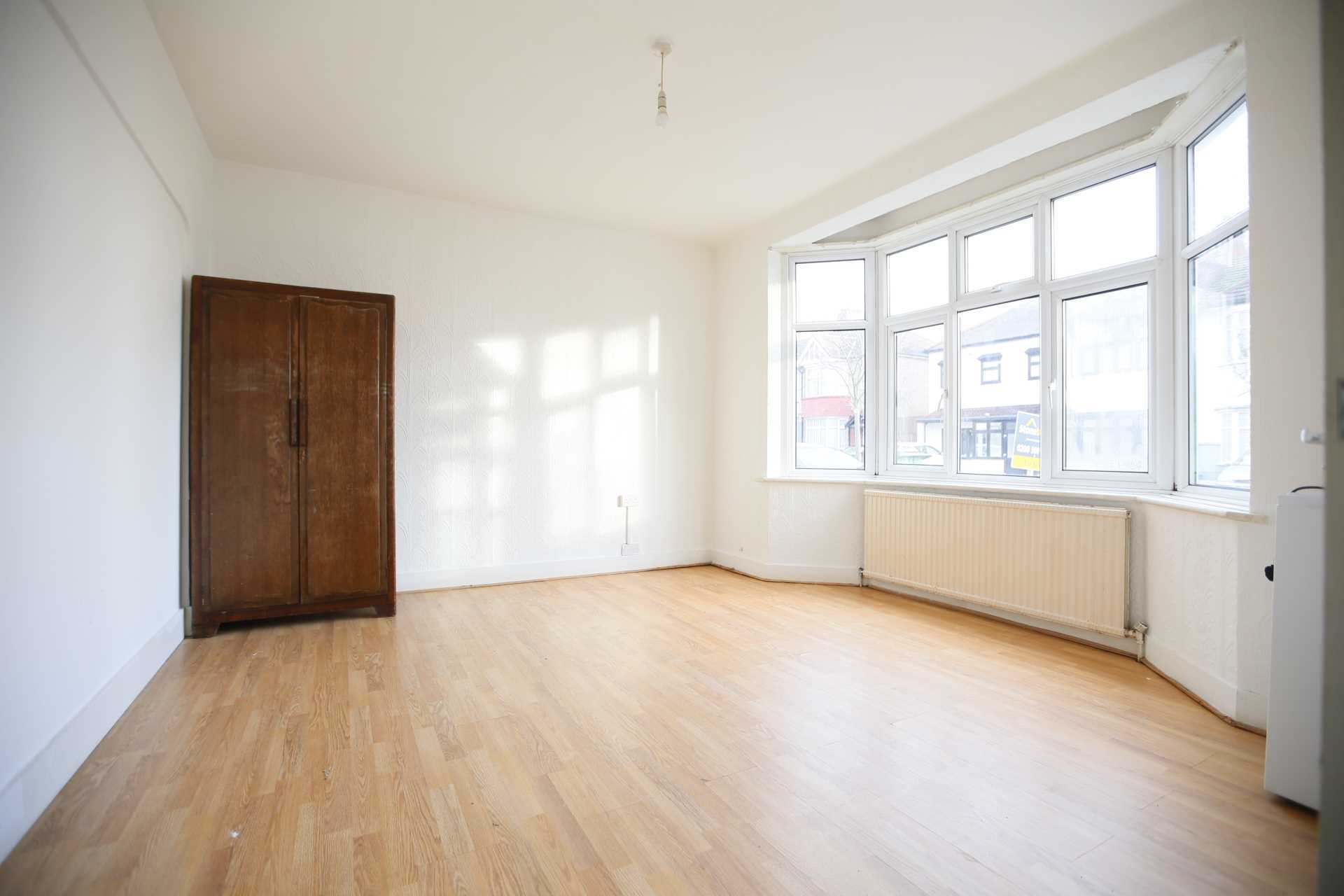 Charter Avenue, Ilford, IG2 7AD, Image 2