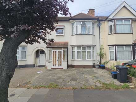 Charter Avenue, Ilford, IG2 7AD, Image 1