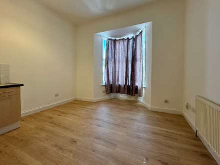 Goldsmith Road, London, Image 3