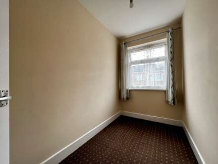 Chesterton Road, Plaistow, E13, Image 4