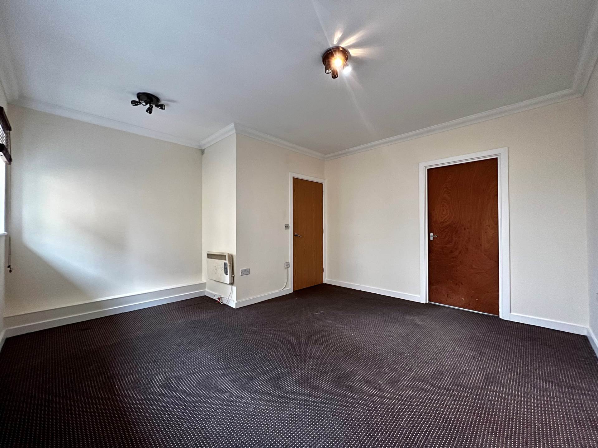Royal Crescent, Ilford, IG2 7JZ, Image 1