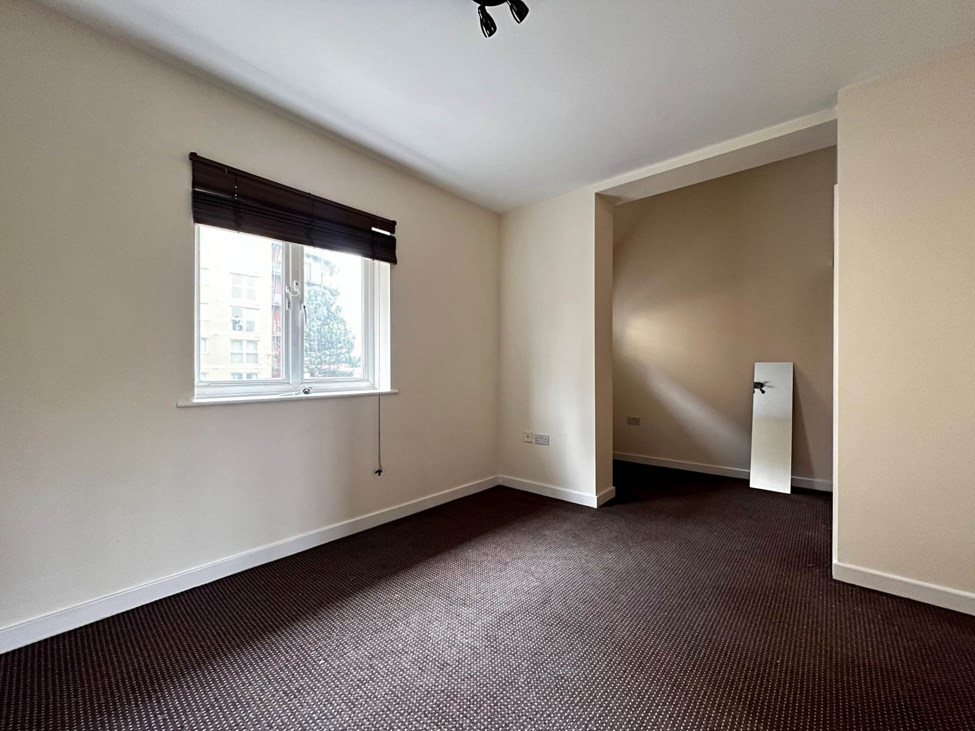 Royal Crescent, Ilford, IG2 7JZ, Image 4