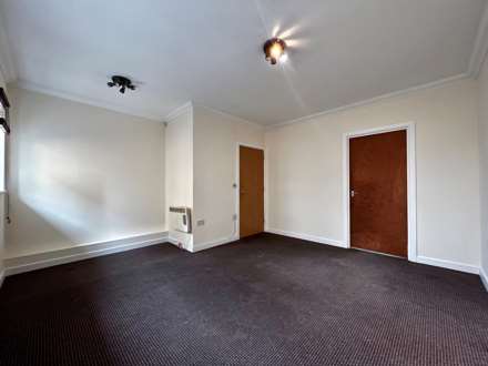 Royal Crescent, Ilford, IG2 7JZ, Image 1