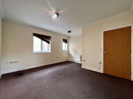 Royal Crescent, Ilford, IG2 7JZ, Image 2