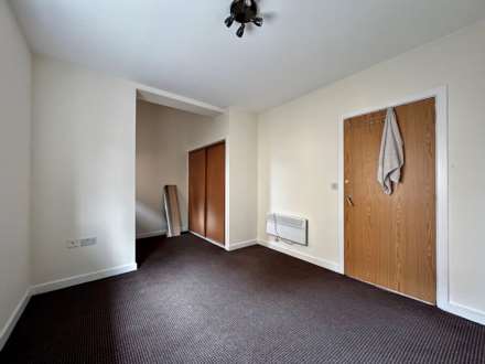 Royal Crescent, Ilford, IG2 7JZ, Image 3
