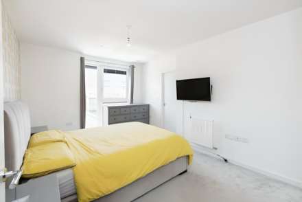 Shipbuilding Way, Plaistow, E13, Image 8