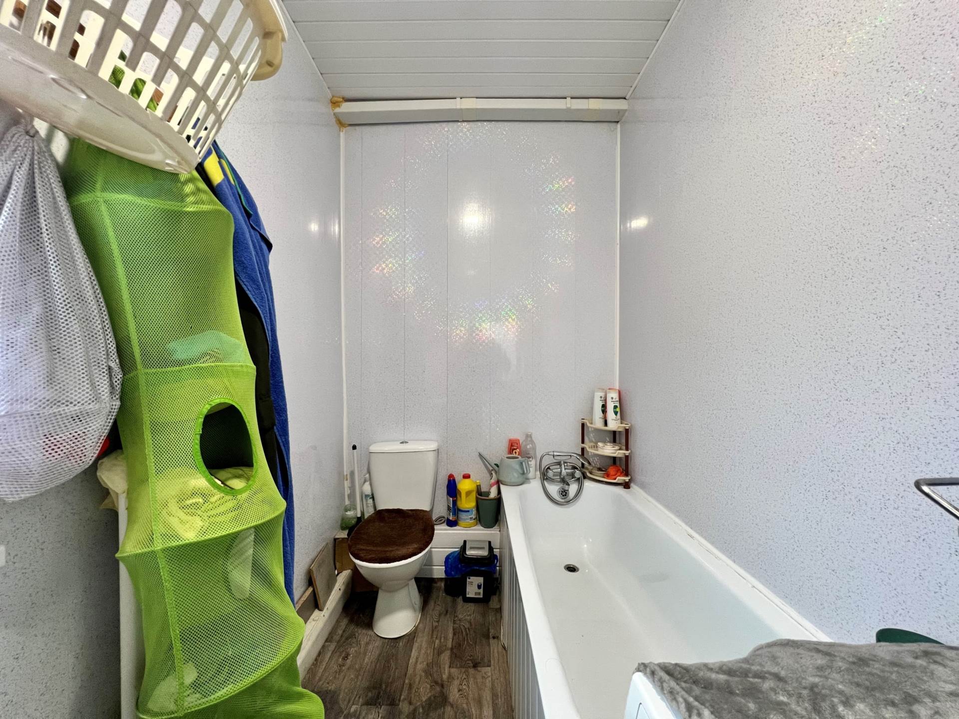 Barking Road, Plaistow, E13, Image 11