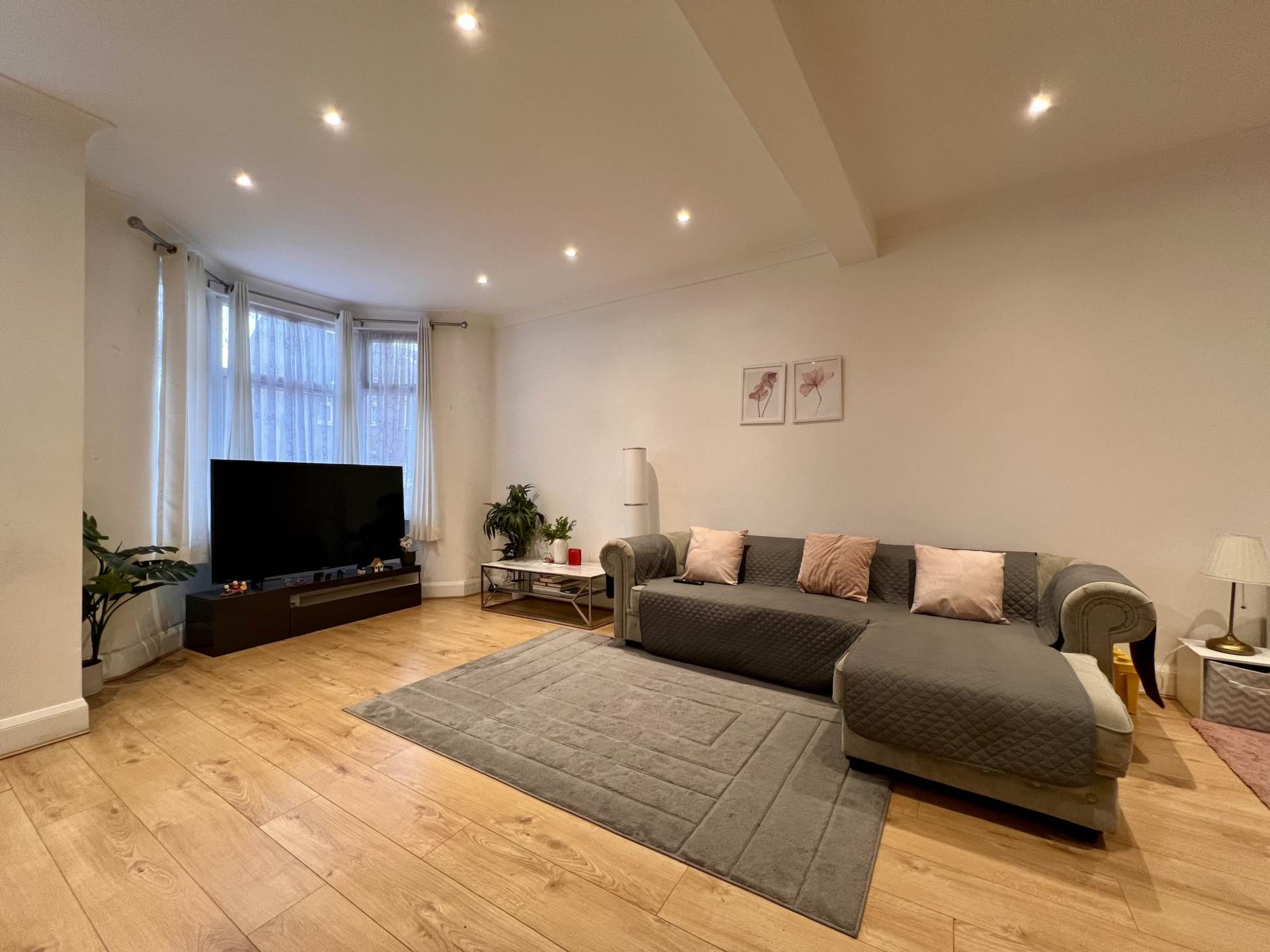 Credon Road, Plaistow, E13, Image 4