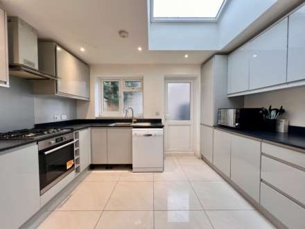 Credon Road, Plaistow, E13, Image 11