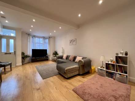 Credon Road, Plaistow, E13, Image 6