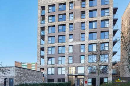3 Bedroom Flat, Lyall House, London, E13 9FA
